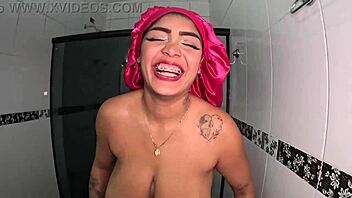 duas gostosas maju e milena bagunçam com peitos e bucetas na casa dos sonhos