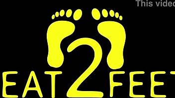 pervy doc sniffs raven rogue oily feet socks 😏🦶💦