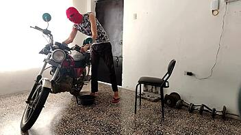 neighbor shocks him with huge ass shake