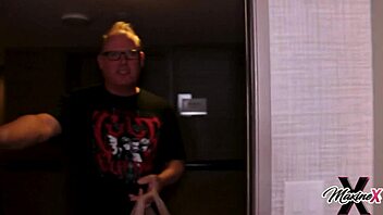 lucky delivery guy tommy utah pounds maxine x wet holes!