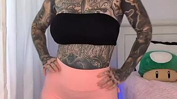 melody radford gym tights try on