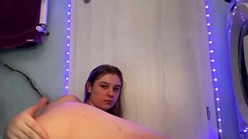 Horny Student Fingers Fat Pussy Hard Until Squirting Explosion