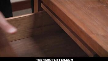 Blonde reporter masturbates to ebony sex tape 🔥💦