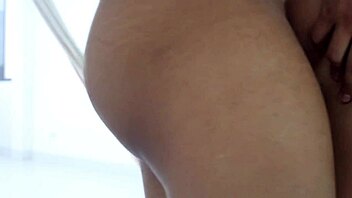 fucking maid for cash she eats my cum 💦😈🍑