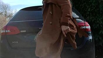 exhibition slave flashes in city streets 😈🔥