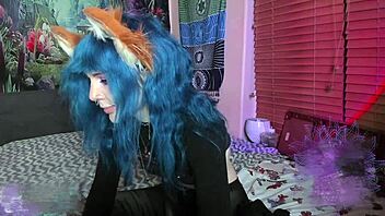 damn horny milf twerks big ass fingers wet pussy camshow