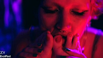 i want to worship your sexy feet bia roman and sam quinn