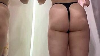 bbw teen masturbates wet in changing room 💦