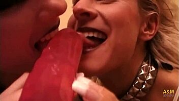 punk and goth babes toy anal together wildly