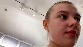 bbw teen masturbates wet in changing room 💦