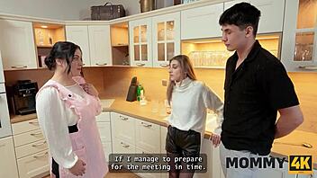 😍 mommy shaves pussy then fucks hot in bathroom 🛁