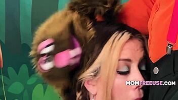 ryan keely and river lynn learn gawk gawk from tommy pistol in wild momfreeuse fantasy