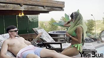 i fucked hijab wife aaliyah yasin poolside