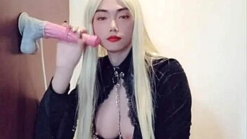 i'm strugglin with this huge black shemale cock in fishnets heels n silk socks cummin hard