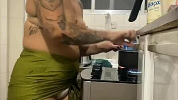 flashing my swollen pussy in mini skirt live from the kitchen