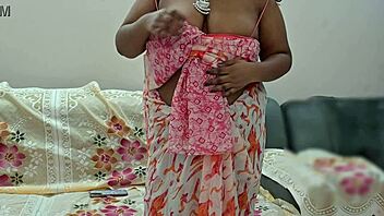 desi bhabhi suma tempts with her huge boobs