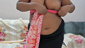 desi bhabhi suma tempts with her huge boobs