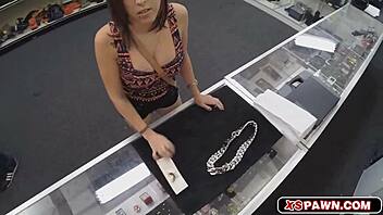 WOW PRETTY BRUNETTE PUSSY POUNDED HARD BY THICK COCK!