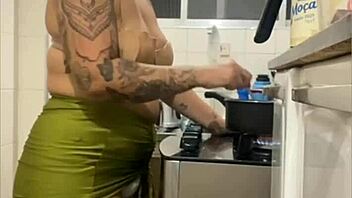 flashing my swollen pussy in mini skirt live from the kitchen