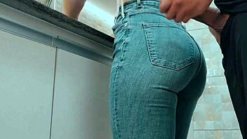 cumming on gym maid's ass at dishes! 💦😈