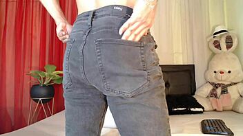 mature colombian brunette masturbates hairy pussy solo