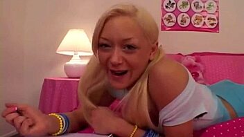 Lil Lexy teases her pussy with fingers in solo play