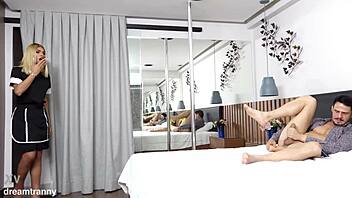 stunning trans maid melissa sousa deepthroats horny guest