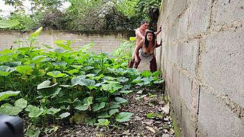 casi nos pillan follando a vecina mexicana!