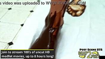 puddin footin around: raven rogue's backstage foot fetish tickle tease