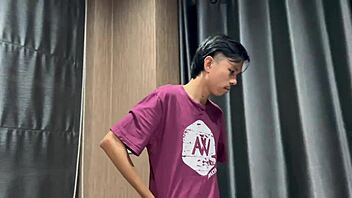 caught my sexy asian stepsis masturbating her shaved pussy 😩 what should i do now? 👅💦