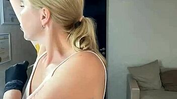 Sugarnadya teases armpits with horny waxing fetish closeup