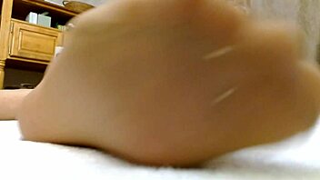 hey dawnskye1962 why ignore me with your pantyhose feet and big ass in update 148