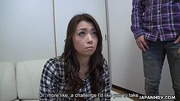 Japanese woman Maki Hojo performs oral in car uncensored