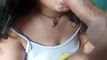 😍 follo la boca de mi hot latina y ella traga todo mi semen 💦