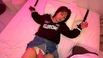 my girlfriend tied up leaking juices in love hotel sex