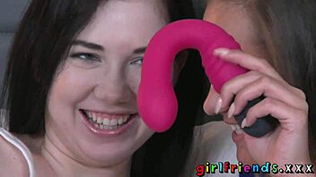 Brunette Babes Slam Toys Wildly