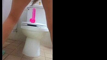 I sent my boyfriend this sexy dildo orgasm video