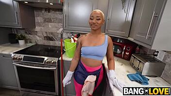 jovan's thick cock cums quik in daphne's ass