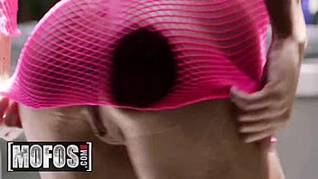 blindfolded skinny babe blowjob cumshot fishnets kinky