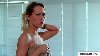 milf pussy devoured by young petite girlfriend tongue