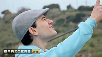 Jada Sparks hooks tourist Jordi for public pounding