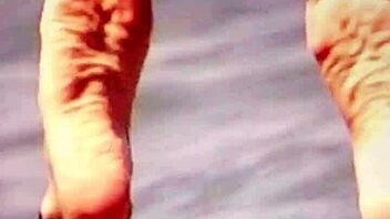 Cumming hard on Cameron Diaz's sexy feet