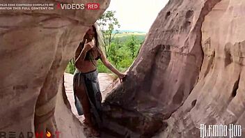 couple flashes and squirts wildly in public forest spots