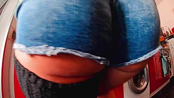 Dare ya to watch this curvy fat ass slip outta tight jeans shorts and thong panties! 🔥👖