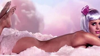 katy perry bares sexy feet completely naked