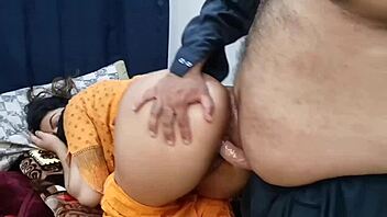 Arab beauty fucked hard before office shift