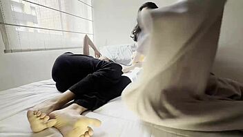 late night pillow games turn into wet pussy licking with my best friend 😘👅💦