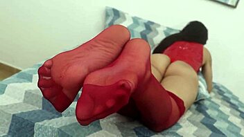 super hot tat girl footjob fetish free homemade