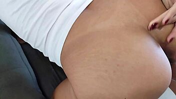gostosa esposa empina bunda leva porra buceta marido sala apto sogra