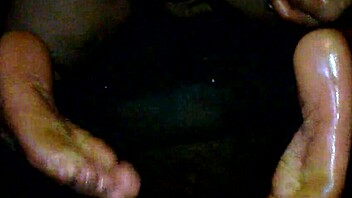Oiled Big Booty Anal Toy Play Soles